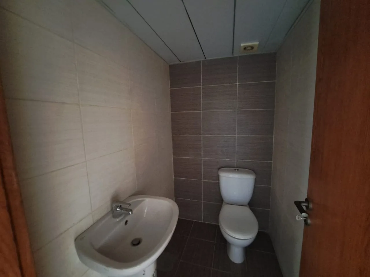 Apartment for Sale in Jal El Dib, Lebanon — الصورة 7