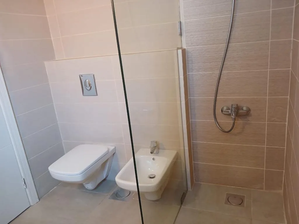 Apartment for Rent in Gemmayzeh, Beirut, Lebanon — الصورة 9