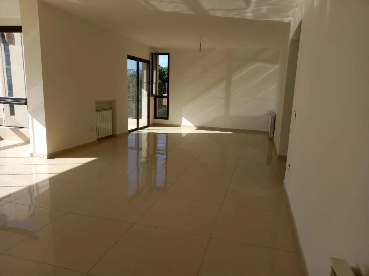 Apartment for Sale in Haret Sakher, Lebanon — الصورة 10