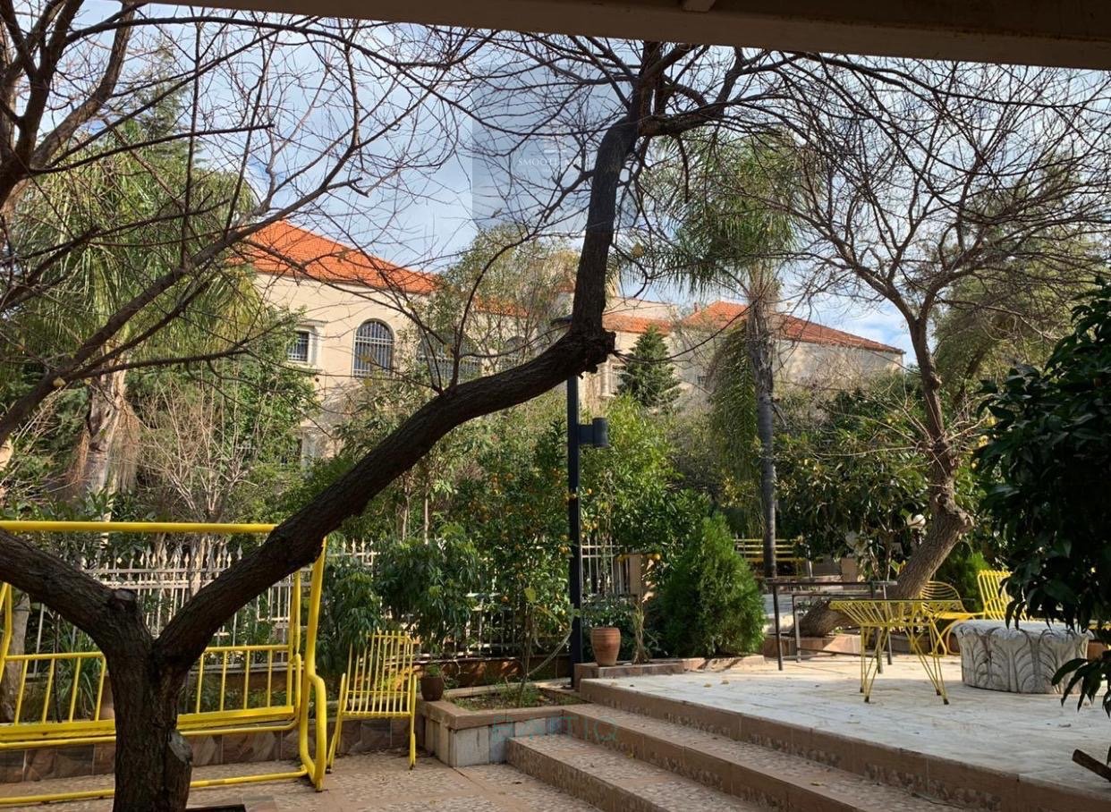 Luxurious Villa for sale in Tilal Khaldeh Aramoun — الصورة 4