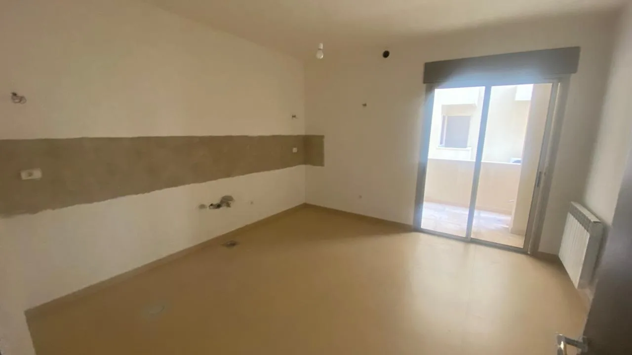 Apartment for Sale in Zikrit, Lebanon — الصورة 5