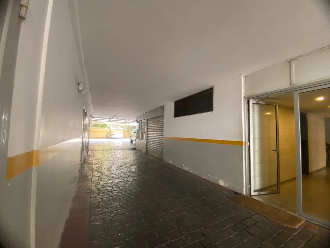 Warehouse for sale in Achrafieh — الصورة 2