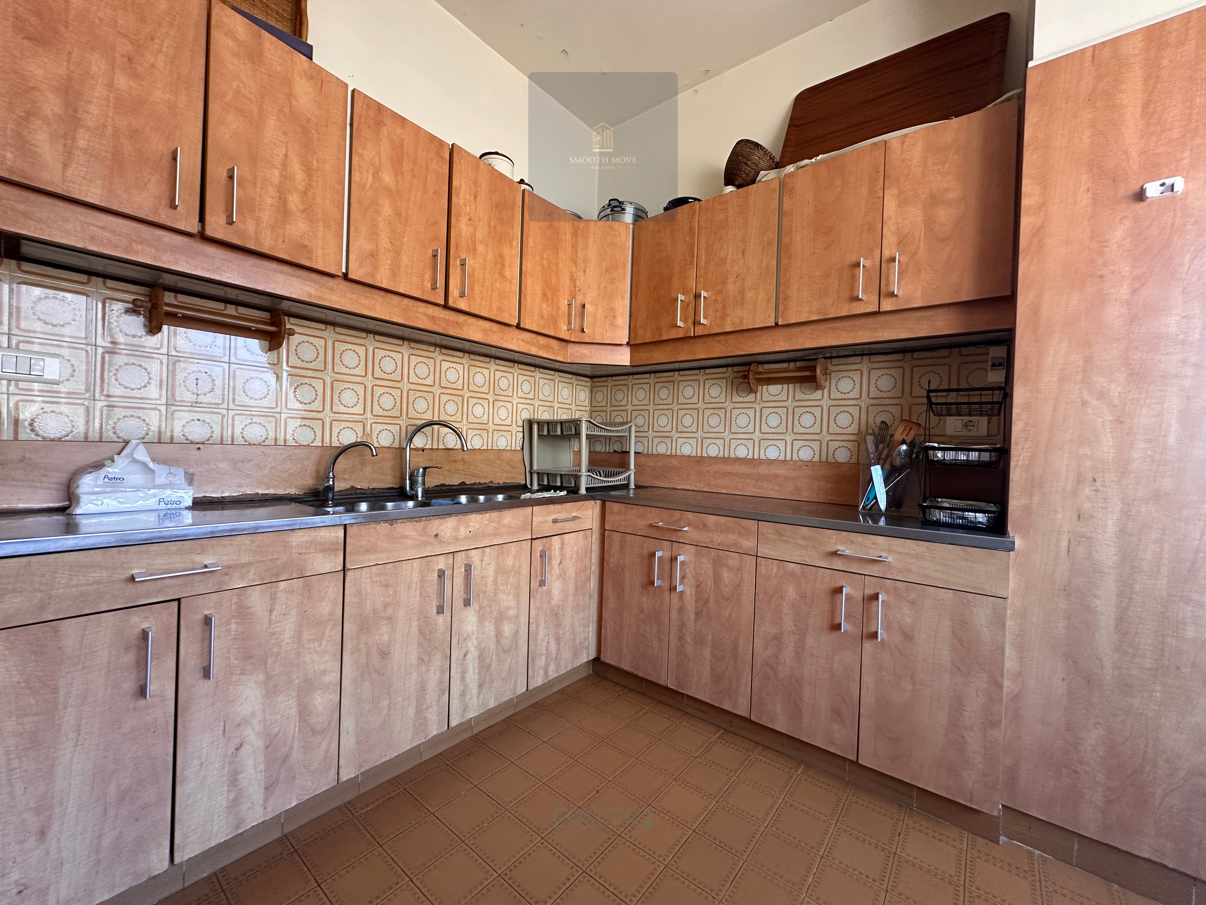 Full Seaview Apartment for Sale in Ramlet El Bayda, Beirut — الصورة 4