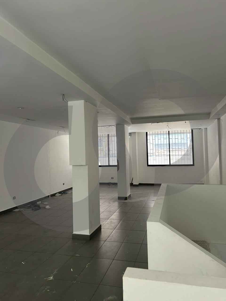 Duplex commercial shop/Ain El Remmaneh,Beirut — الصورة 3