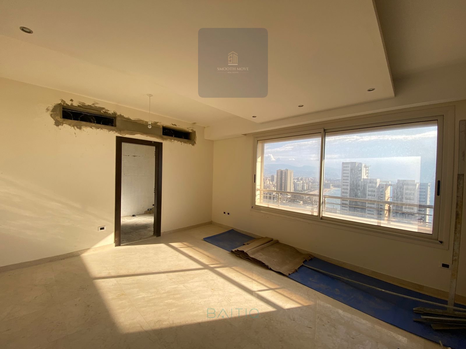 Luxury High-Floor Seaview Apartment for Rent in Rawche, Beirut — الصورة 9