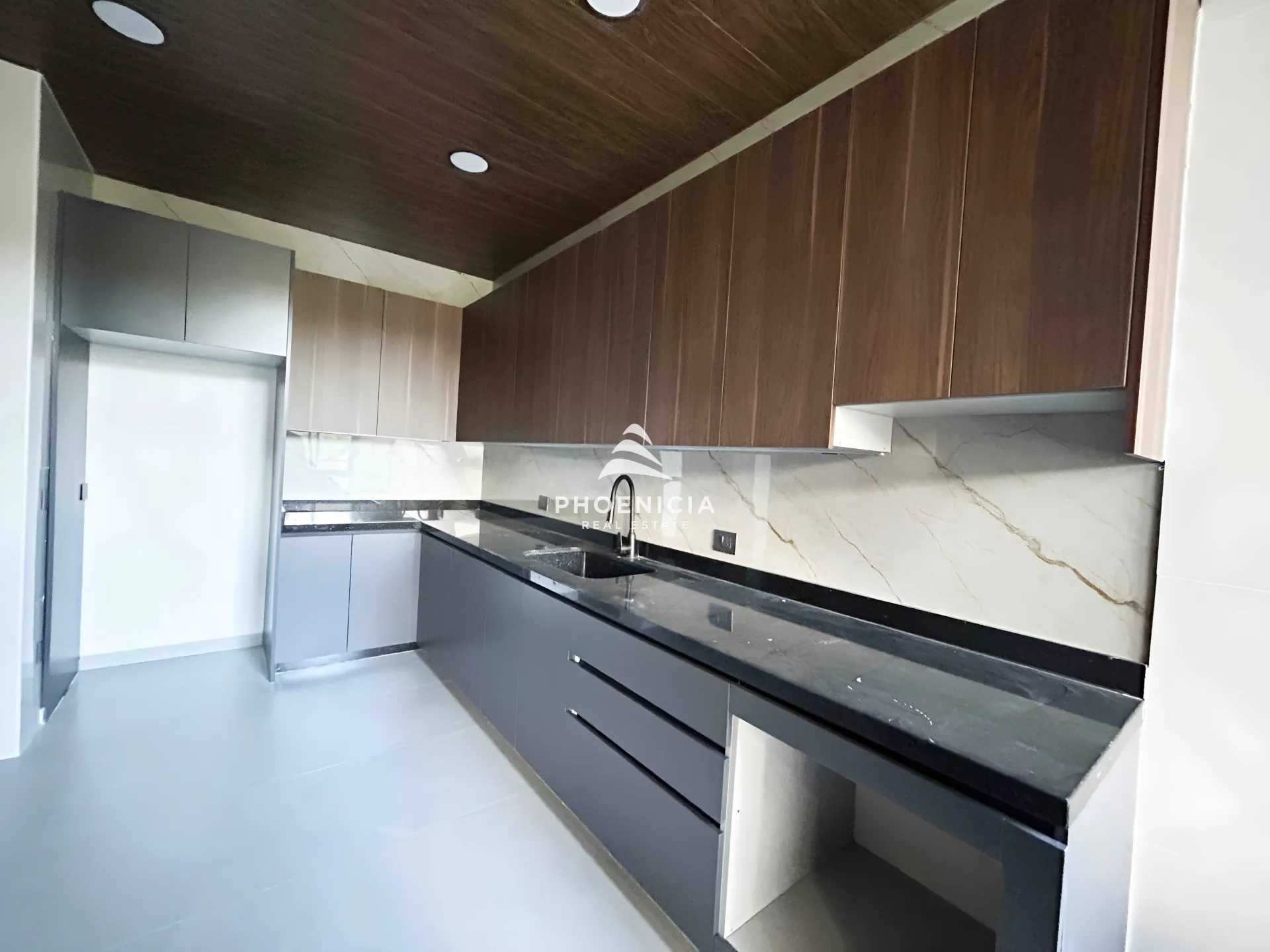 Apartment for Sale in Gharfine — الصورة 2
