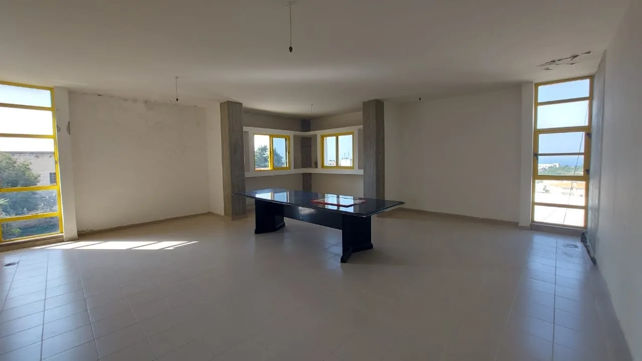 Office for Sale in Aamchit
