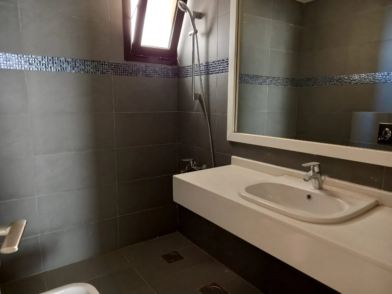 Apartment for Sale in Haret Sakher, Lebanon — الصورة 6