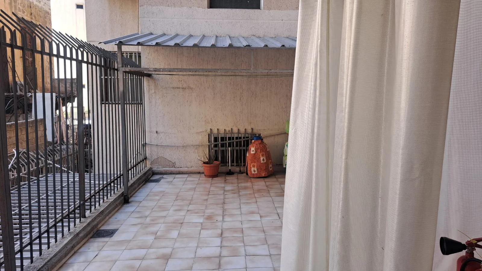 Apartment for Sale in Mar Elias, Beirut, Lebanon — الصورة 5