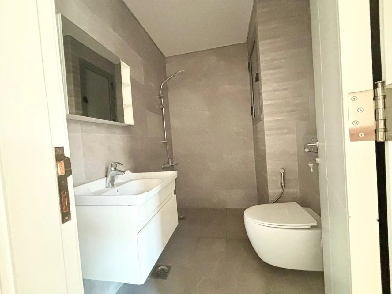 Apartment for Sale in Badaro, Beirut, Lebanon — الصورة 8