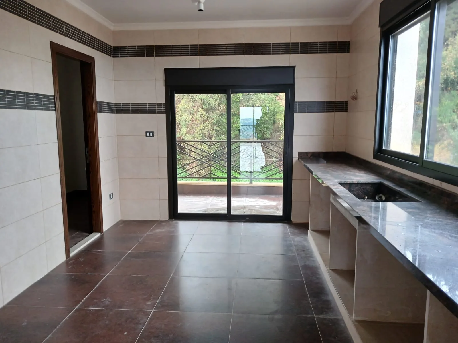 Apartment for Sale in Mazraat Yachoua, Lebanon — الصورة 9