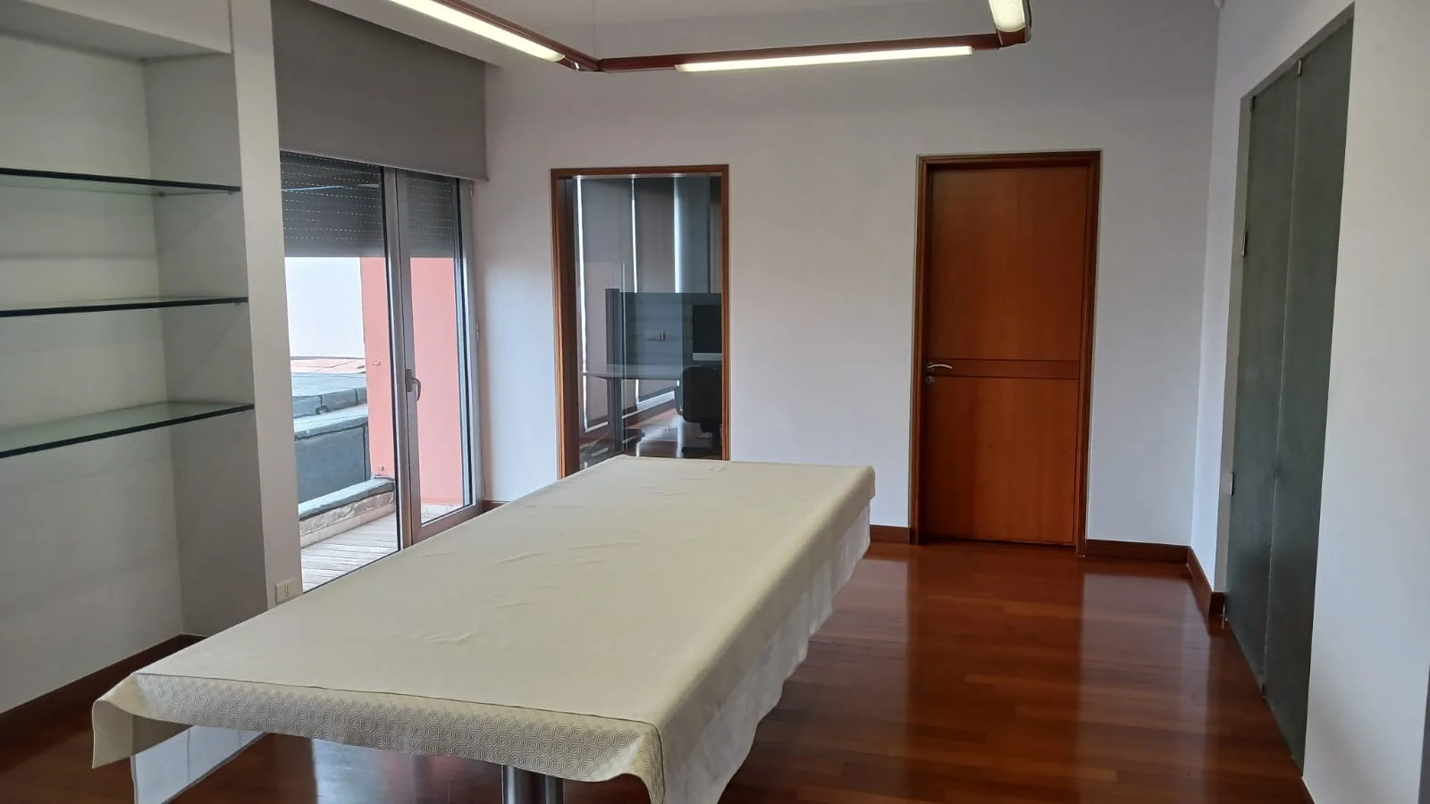 Office for rent in Zalqa, Lebanon — الصورة 4