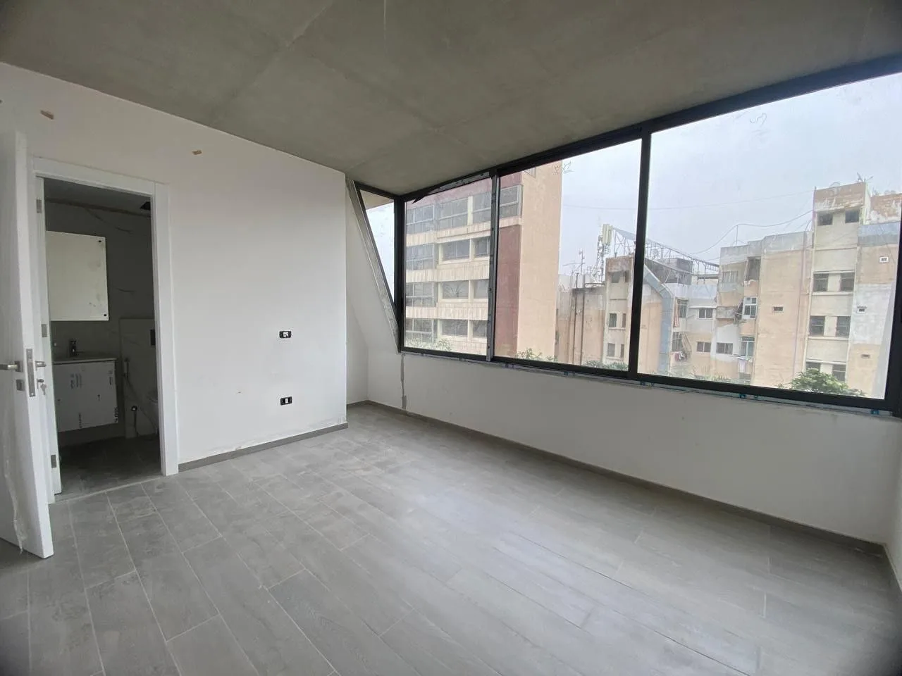 Apartment for Sale in Spears, Beirut, Lebanon — photo 5
