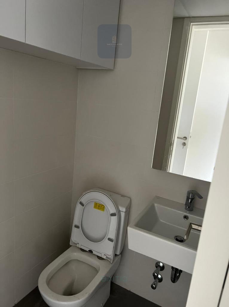 Gorgeous High End Finishing 3 Bedroom Apartment in Ashrafieh — الصورة 13