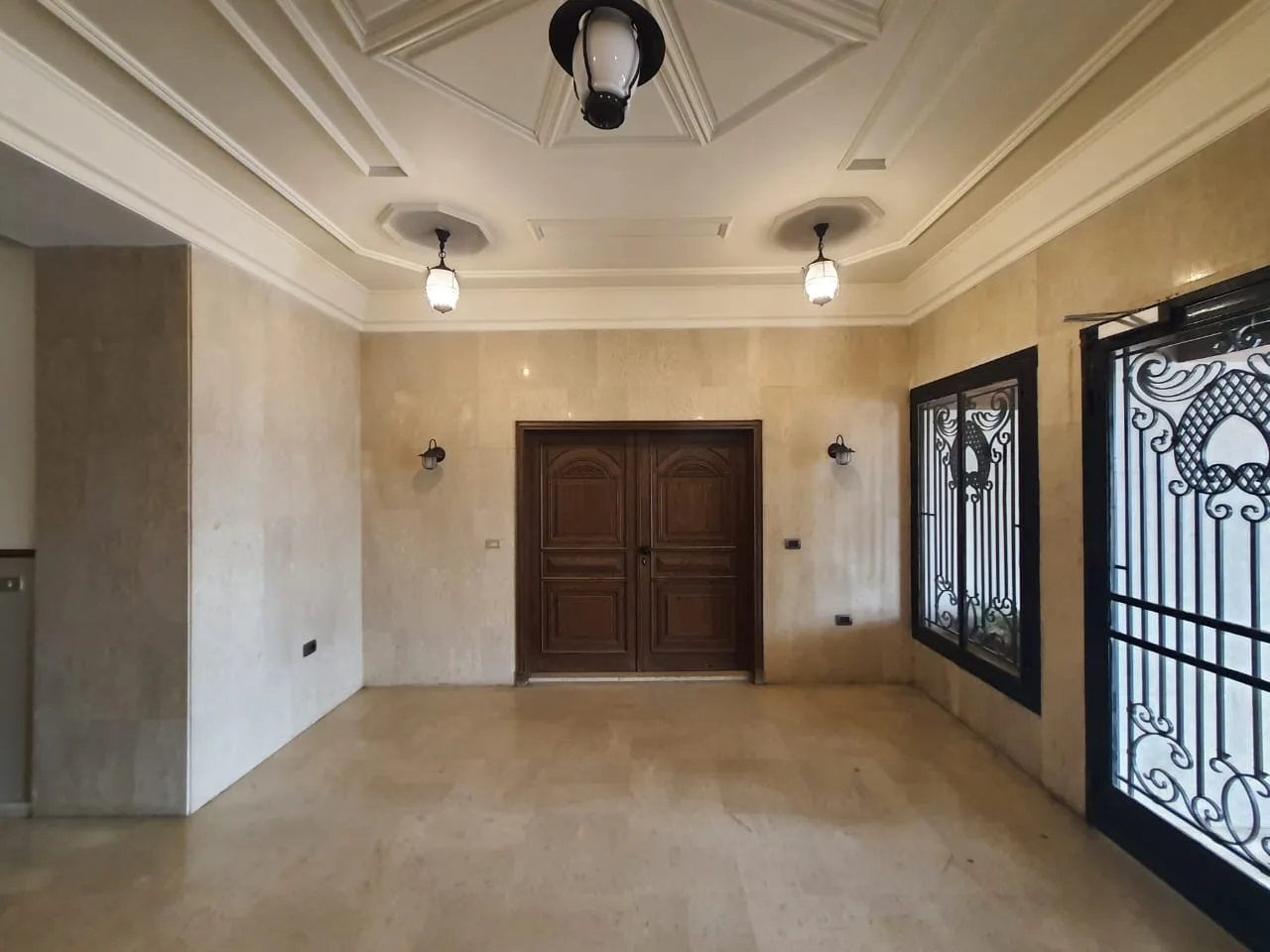 Office for rent in Mansourieh