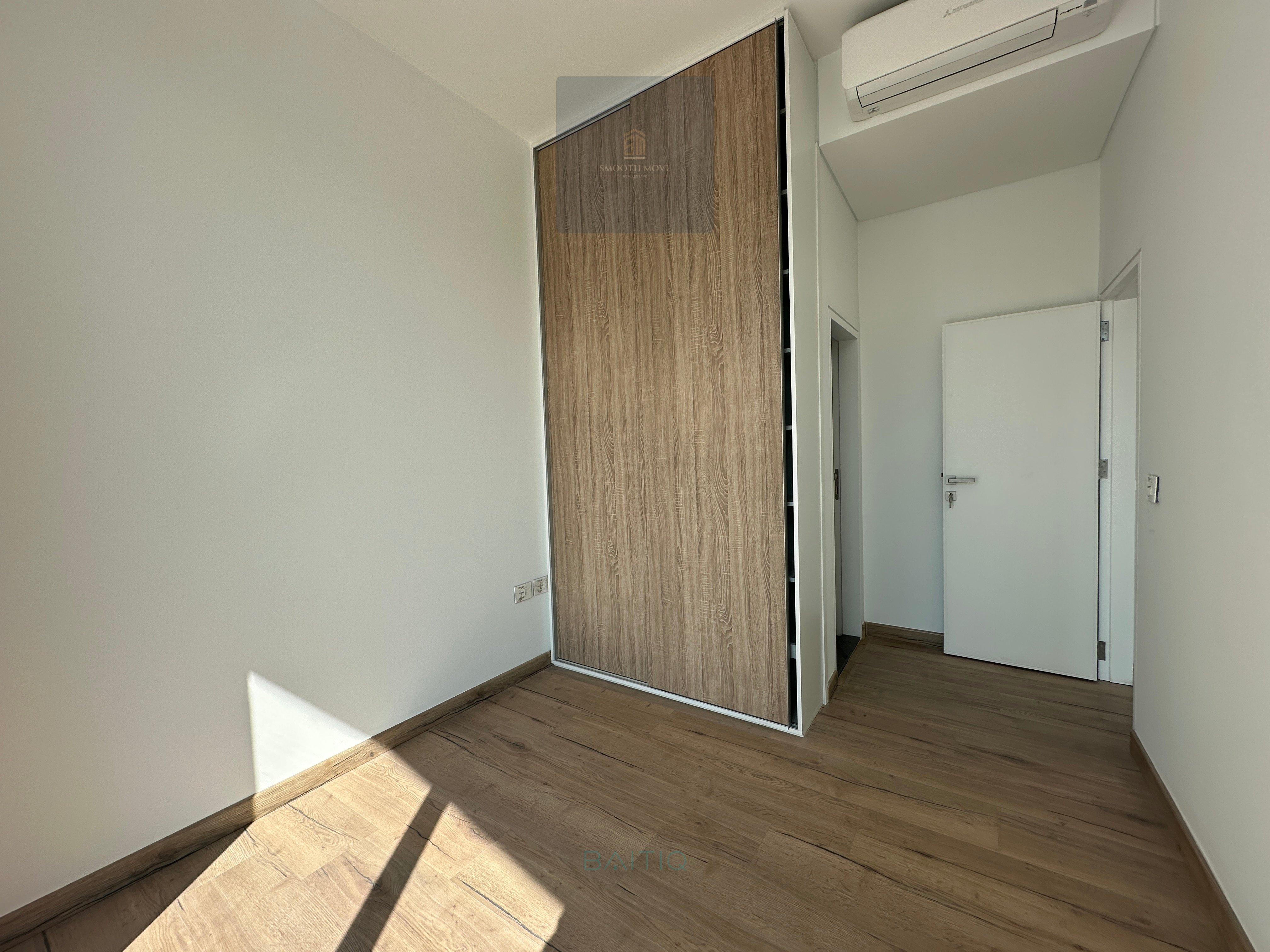 Loft With Terrace and Breathtaking Views For Sale in Gemayzeh — الصورة 9