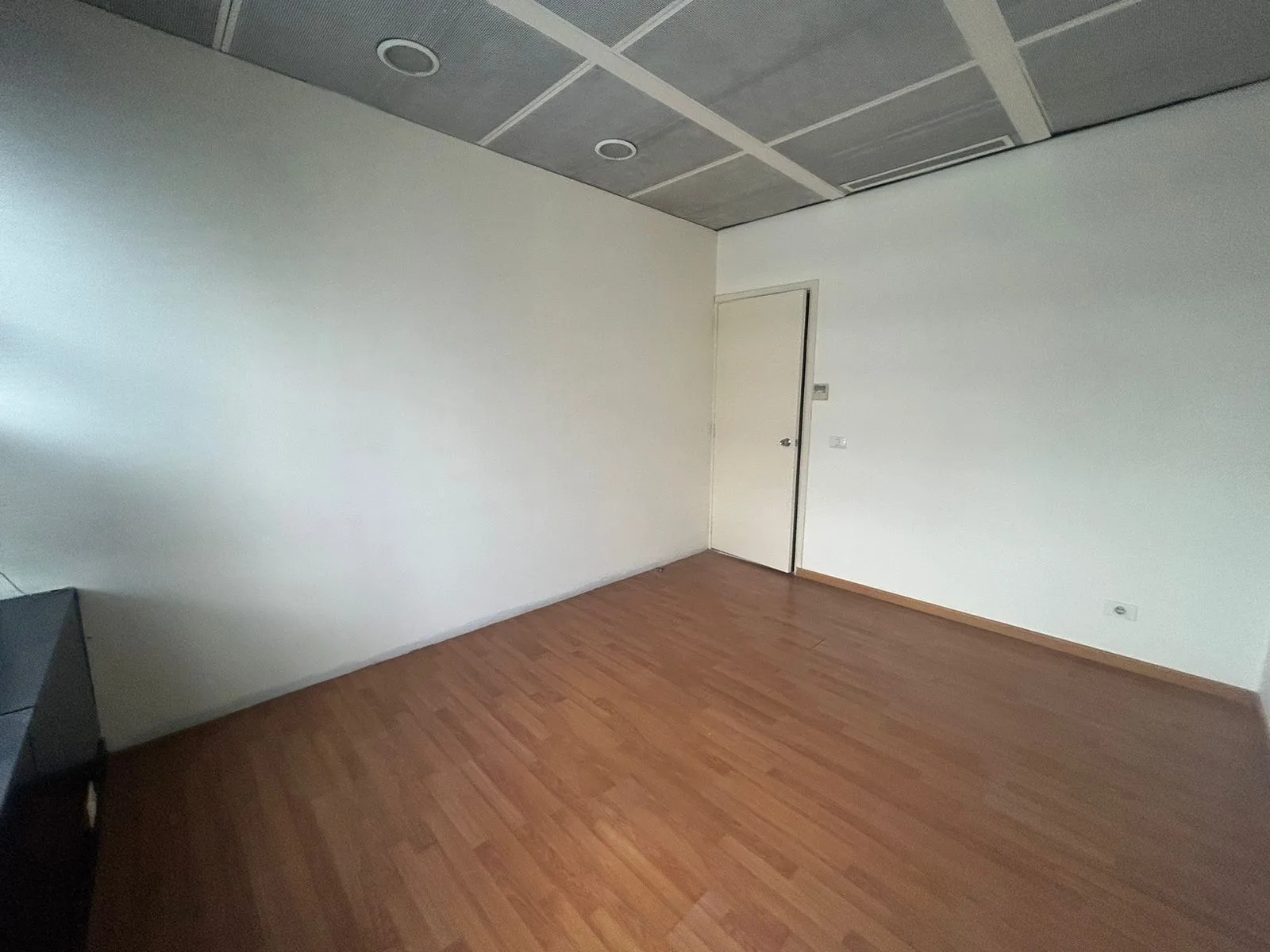 Office for rent in Hamra, Beirut, Lebanon — الصورة 4