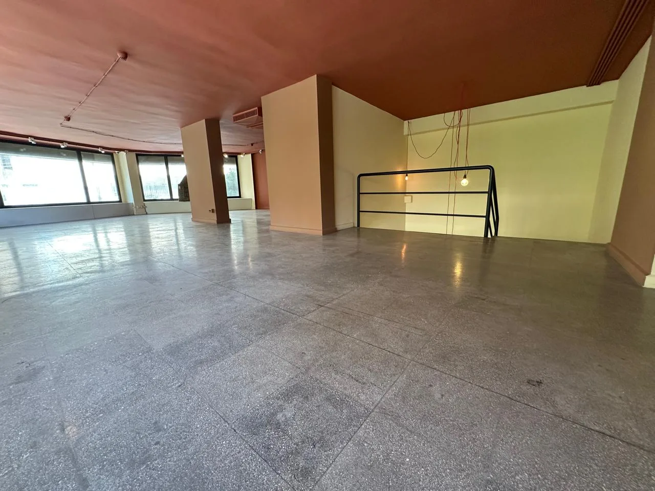 Showroom for rent in Clemenceau, Beirut, Lebanon — الصورة 4