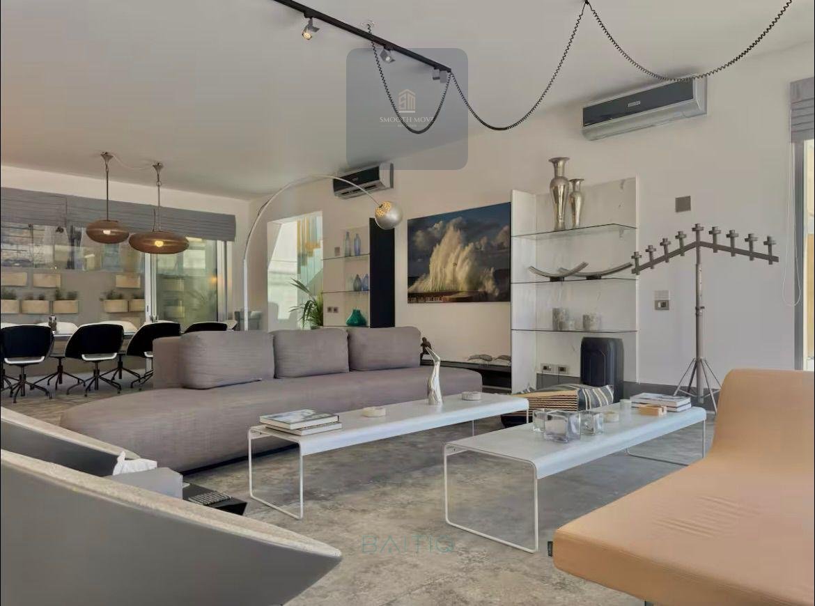 Luxurious Five Bedroom Beachfront Villa for Sale in Batroun Kfarabeda — الصورة 11
