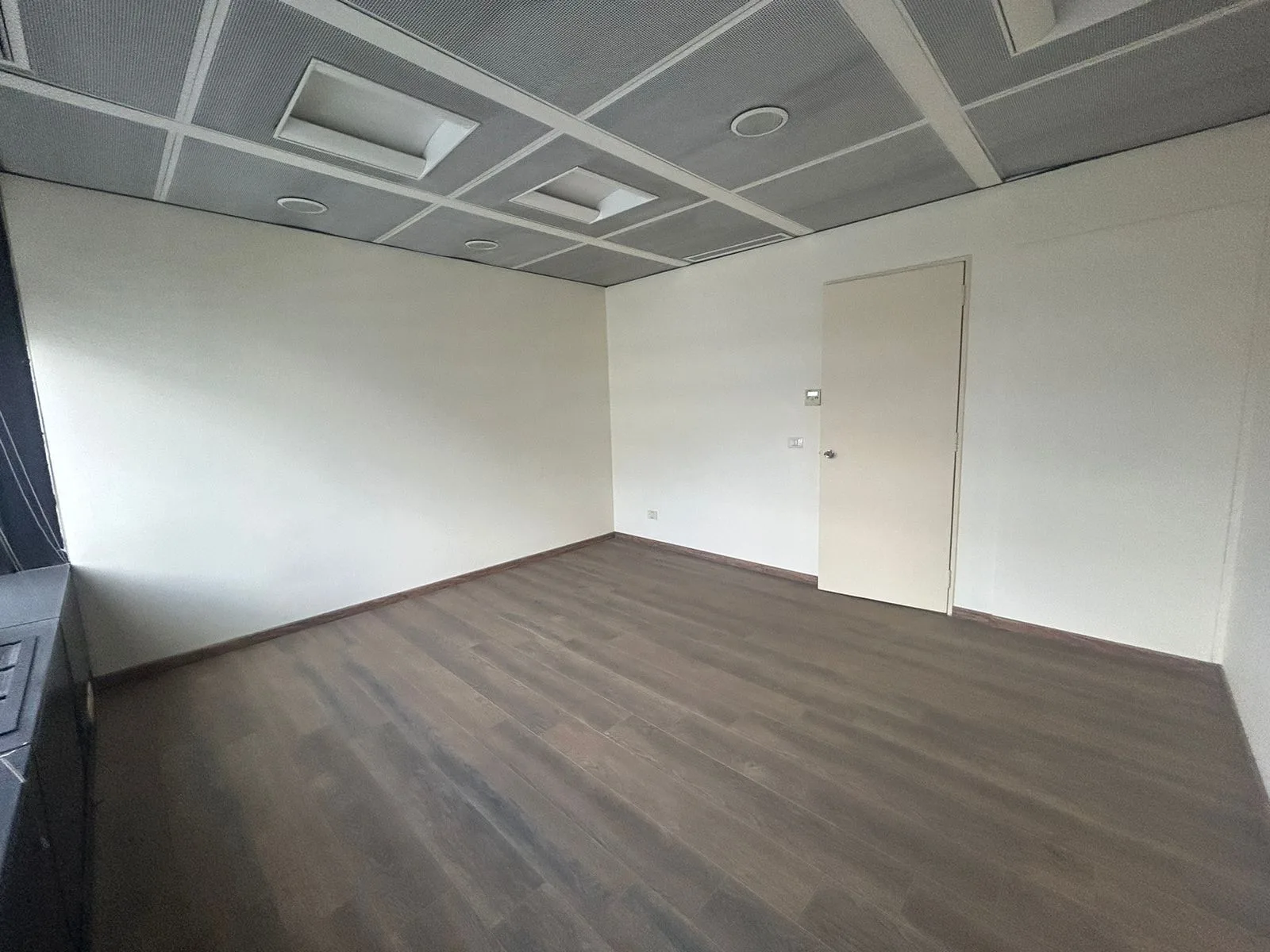 Office for rent in Hamra, Beirut, Lebanon — الصورة 3