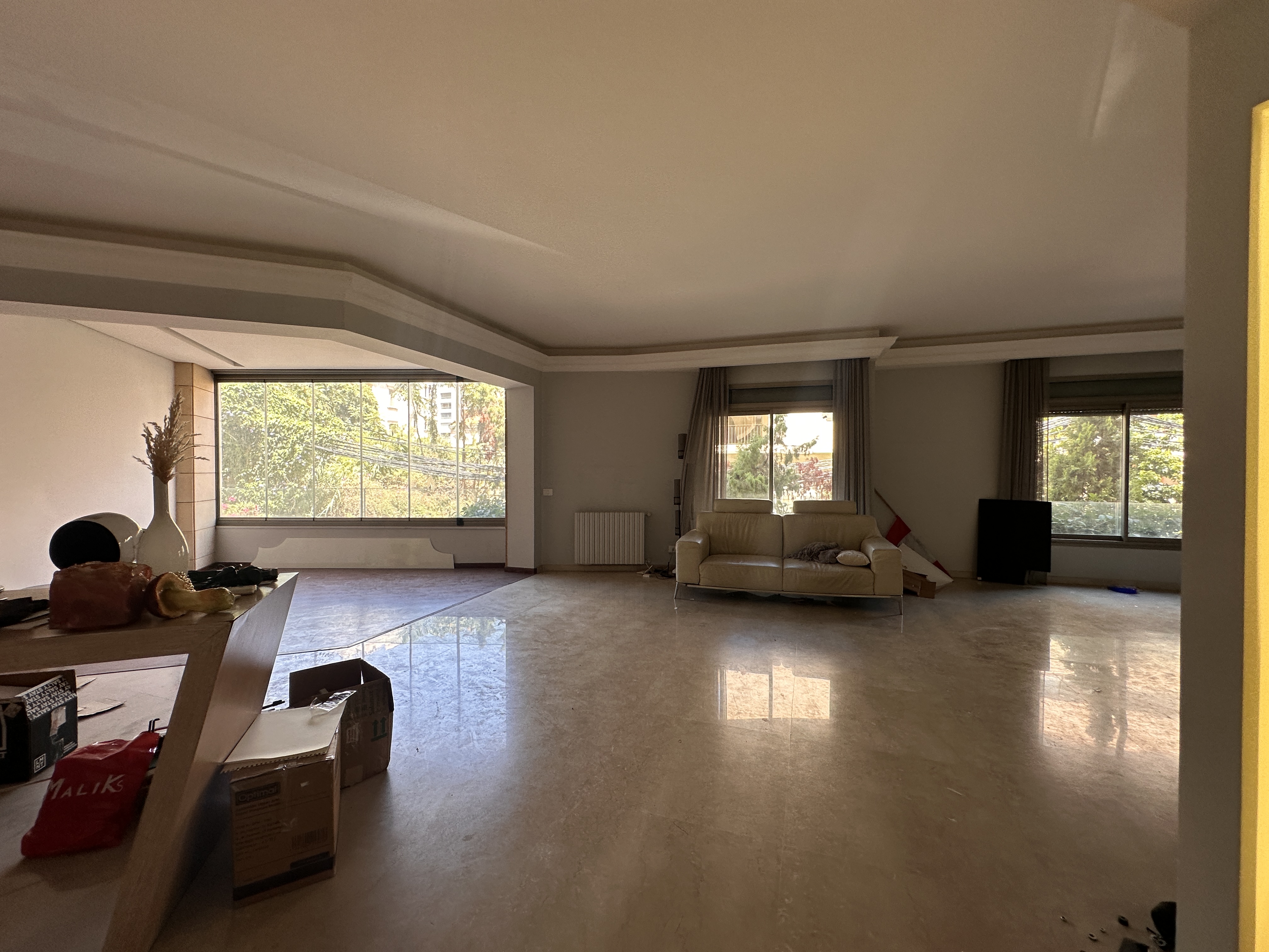 Lovely Layout Apartment in Calm Area for Sale in Achrafieh, Beirut — الصورة 5