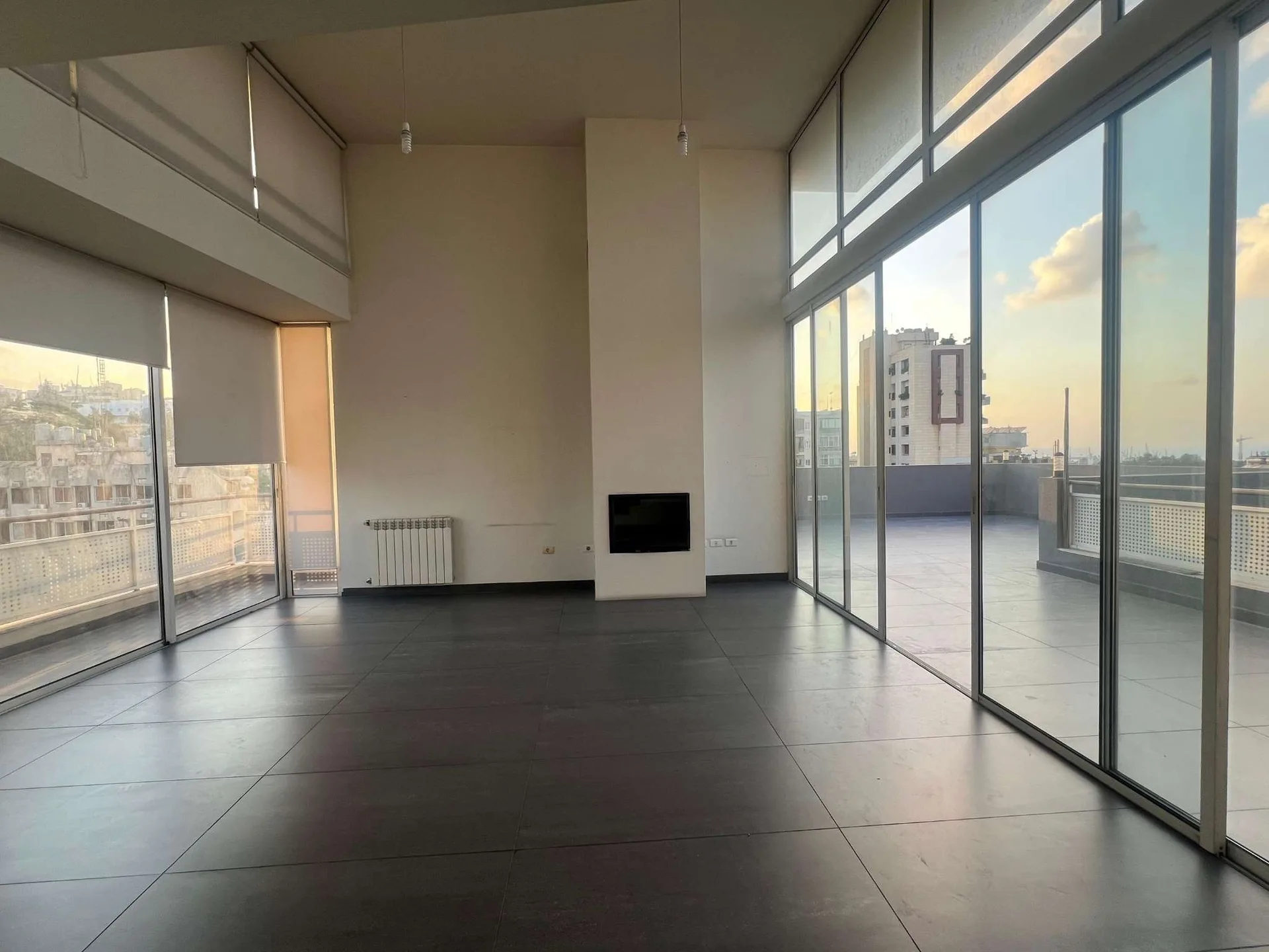 Duplex for Sale in Mar Mikhael, Bayrut, Lebanon — الصورة 3