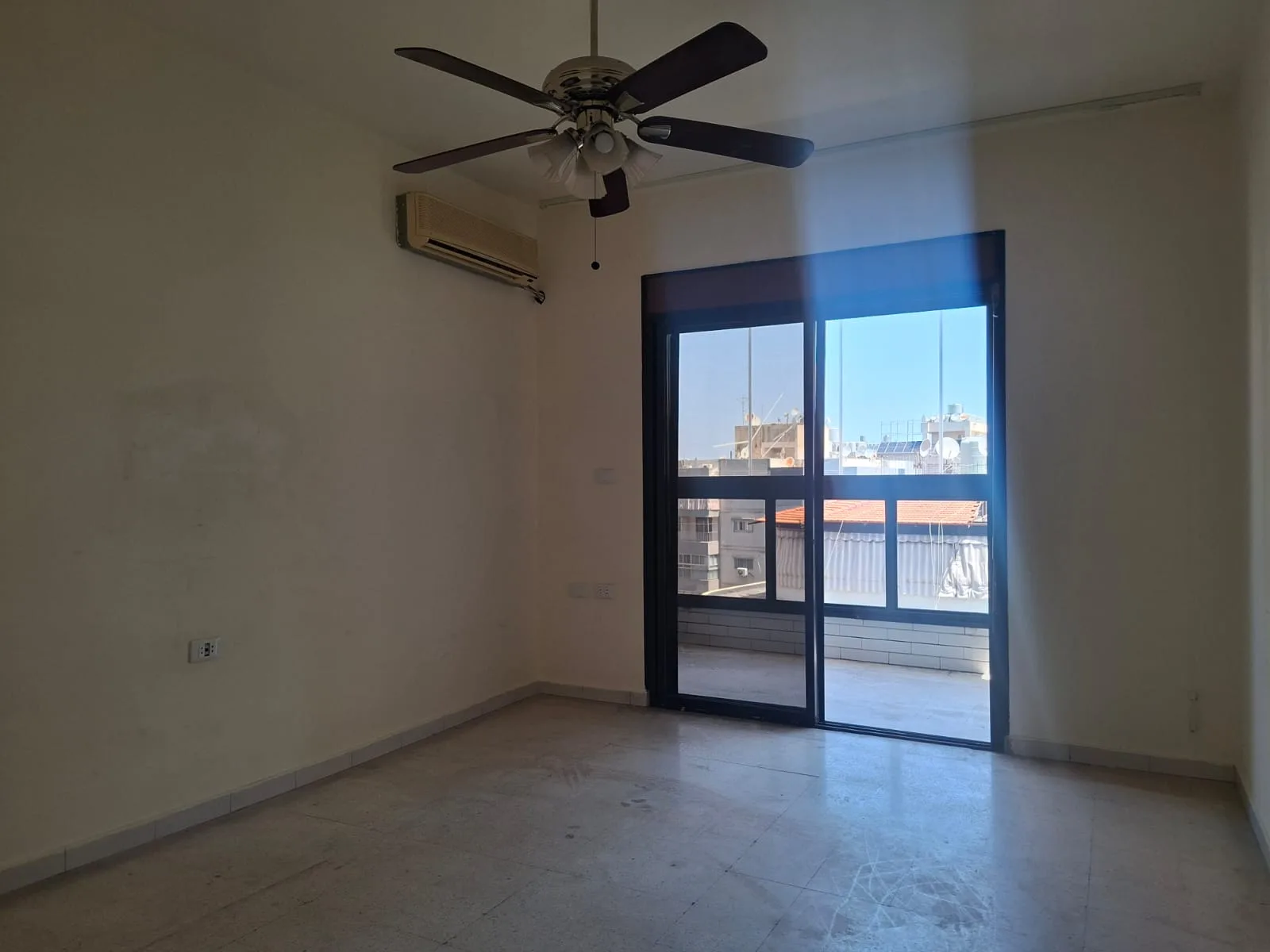 Apartment for Sale in Ras Beirut — الصورة 8