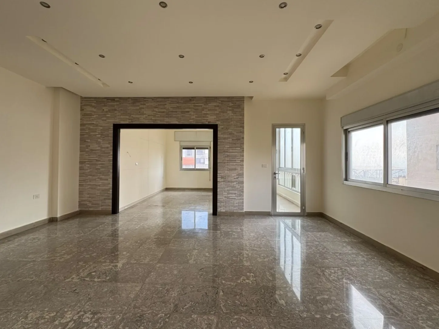 Apartment for rent in Achrafieh — الصورة 3