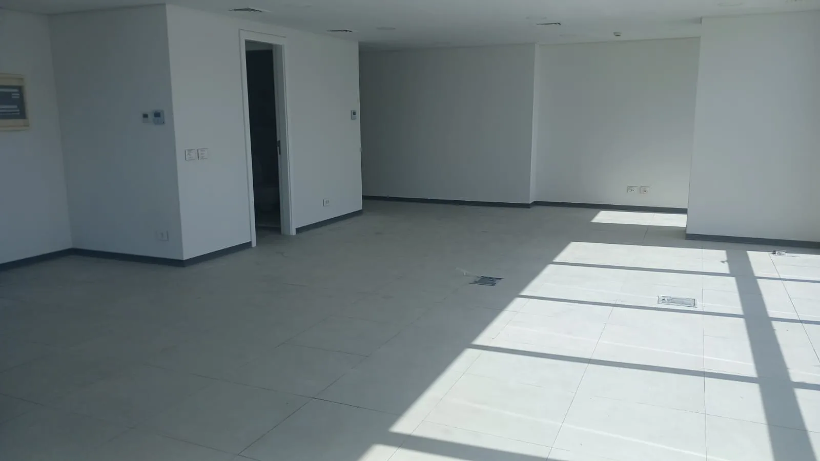 Office for rent in Dekwaneh — الصورة 3