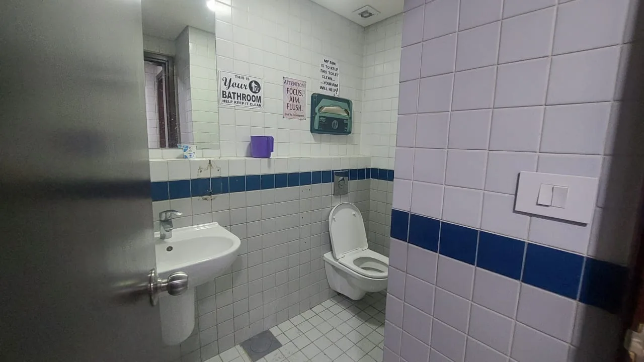 Office for rent in Downtown — الصورة 5
