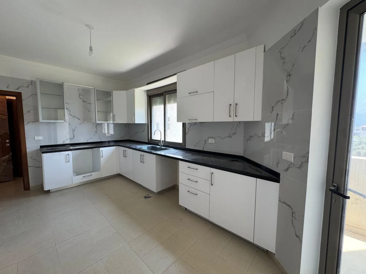 Apartment for Rent in Kfar Hbab — الصورة 9