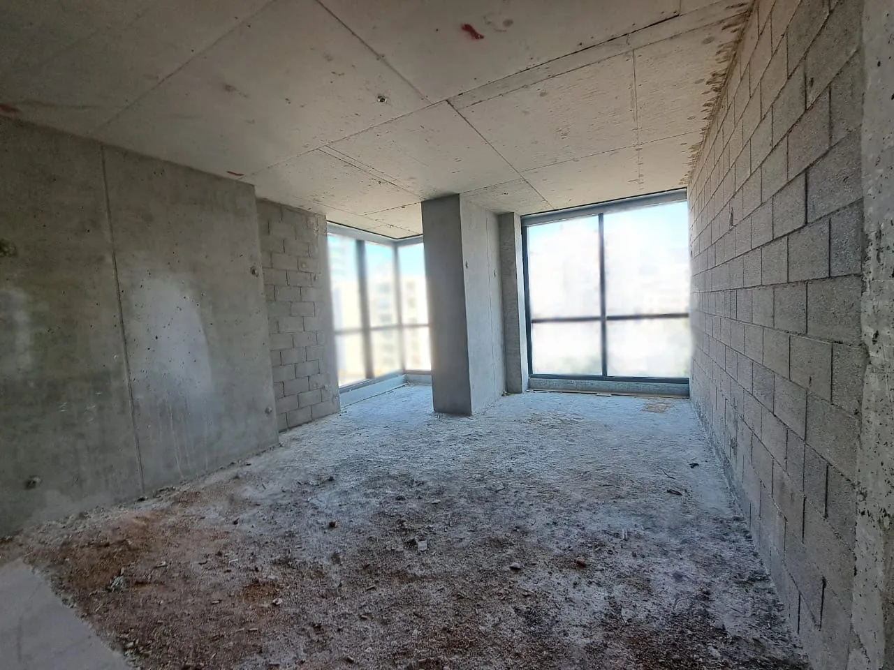 Office for rent in Dekwaneh — الصورة 1