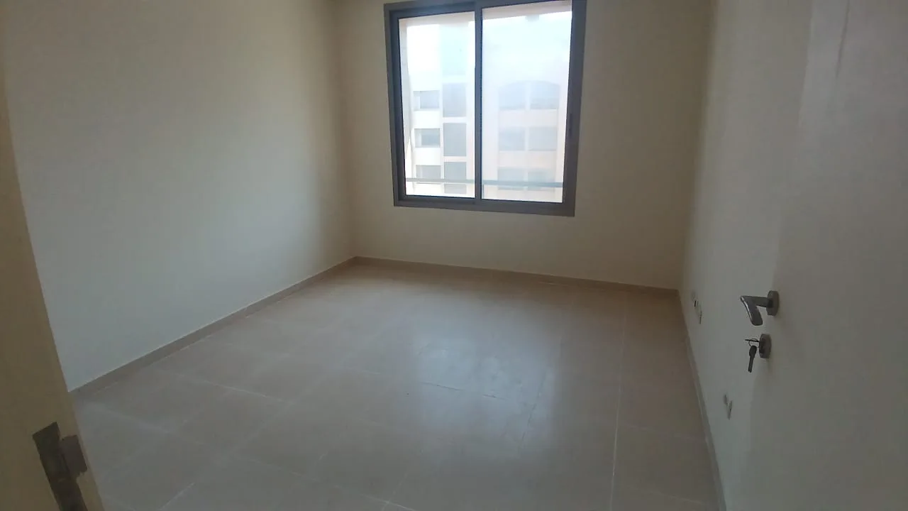 Office for rent in Dbayeh — الصورة 6