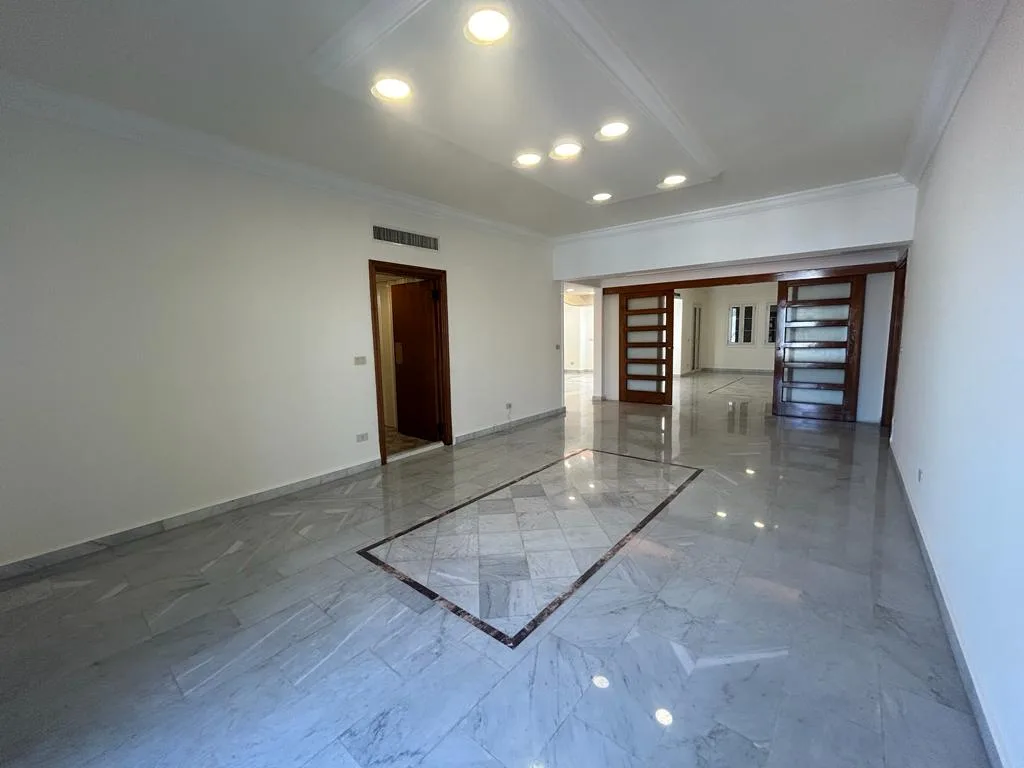 Apartment for Rent in Zokak el Blat, Beirut — الصورة 3