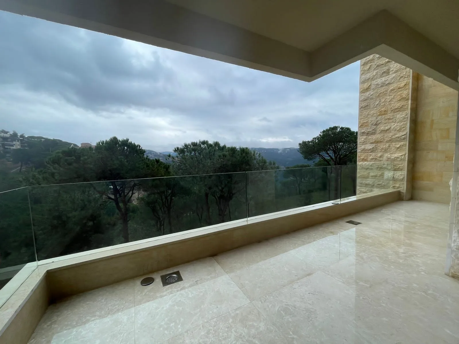 Apartment for Sale in Baabdat, Lebanon — الصورة 2