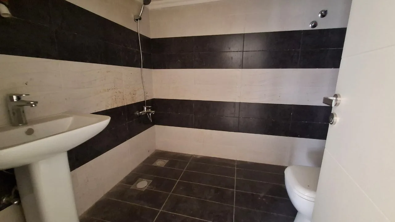 Apartment for Sale in Aamchit, Lebanon — الصورة 8