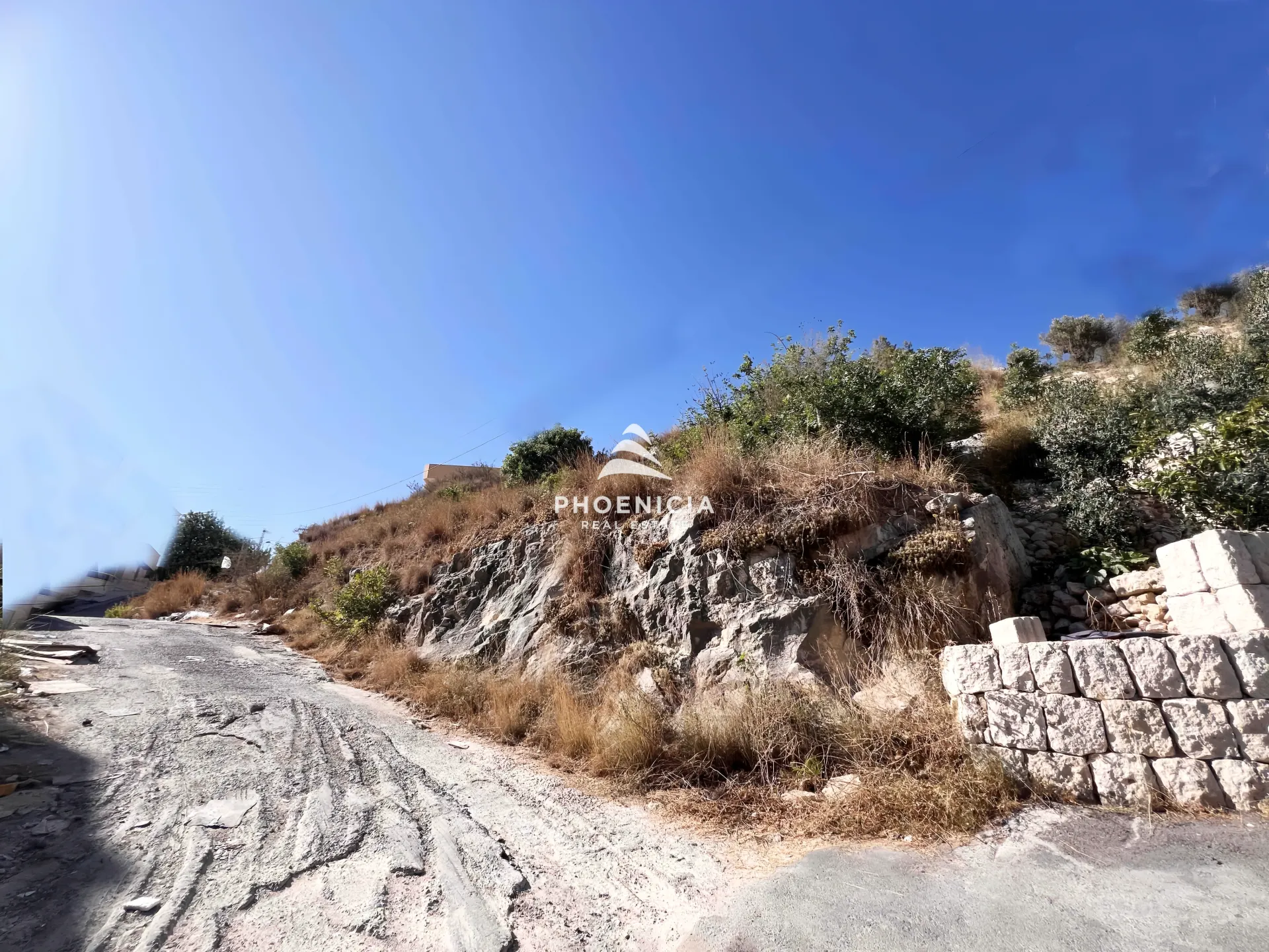 Land for Sale in Blat — الصورة 2