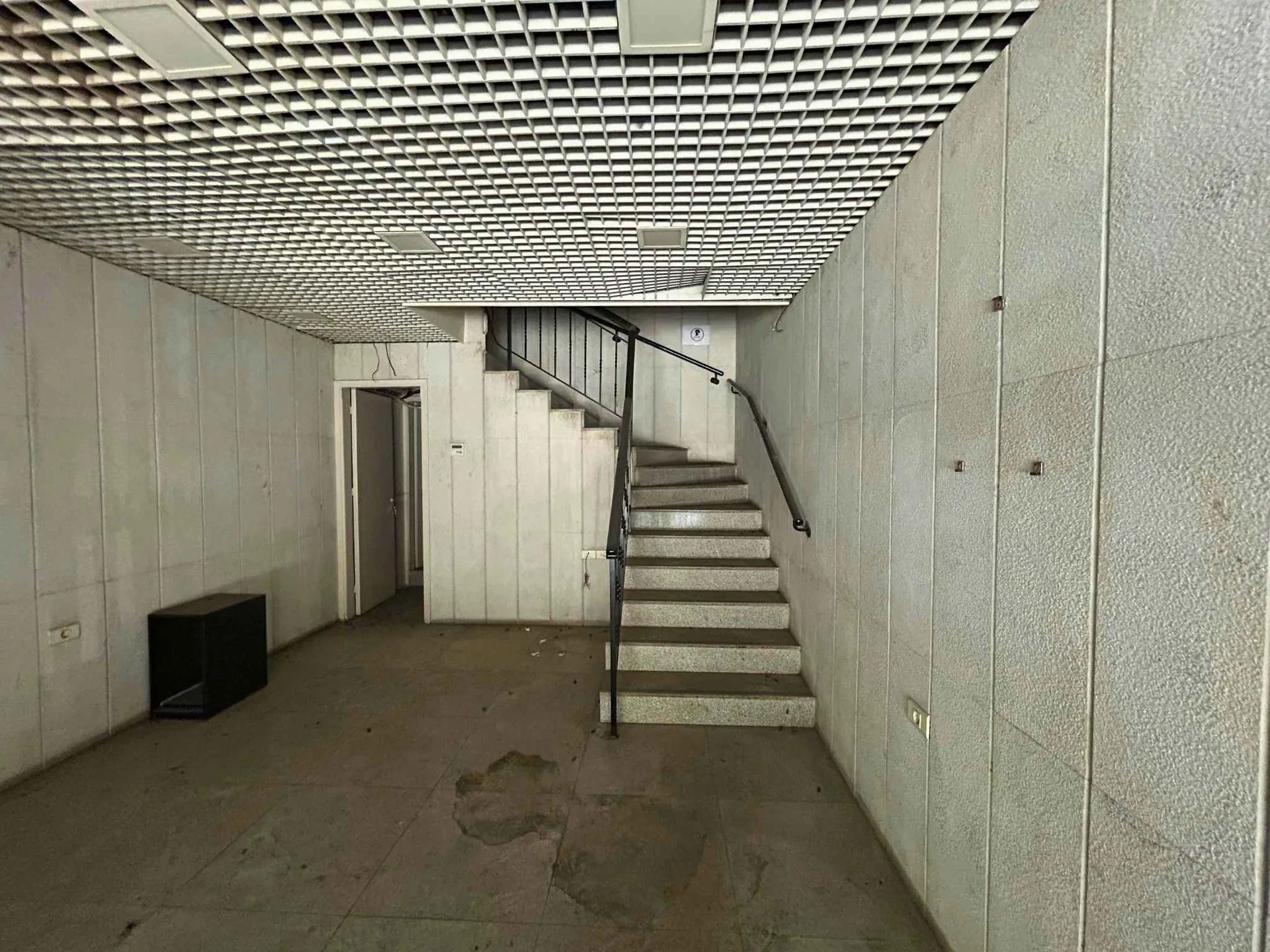 Office for Sale in Badaro — الصورة 2