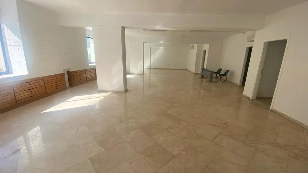 Office for rent in Nahr El Mot، Lebanon — الصورة 2