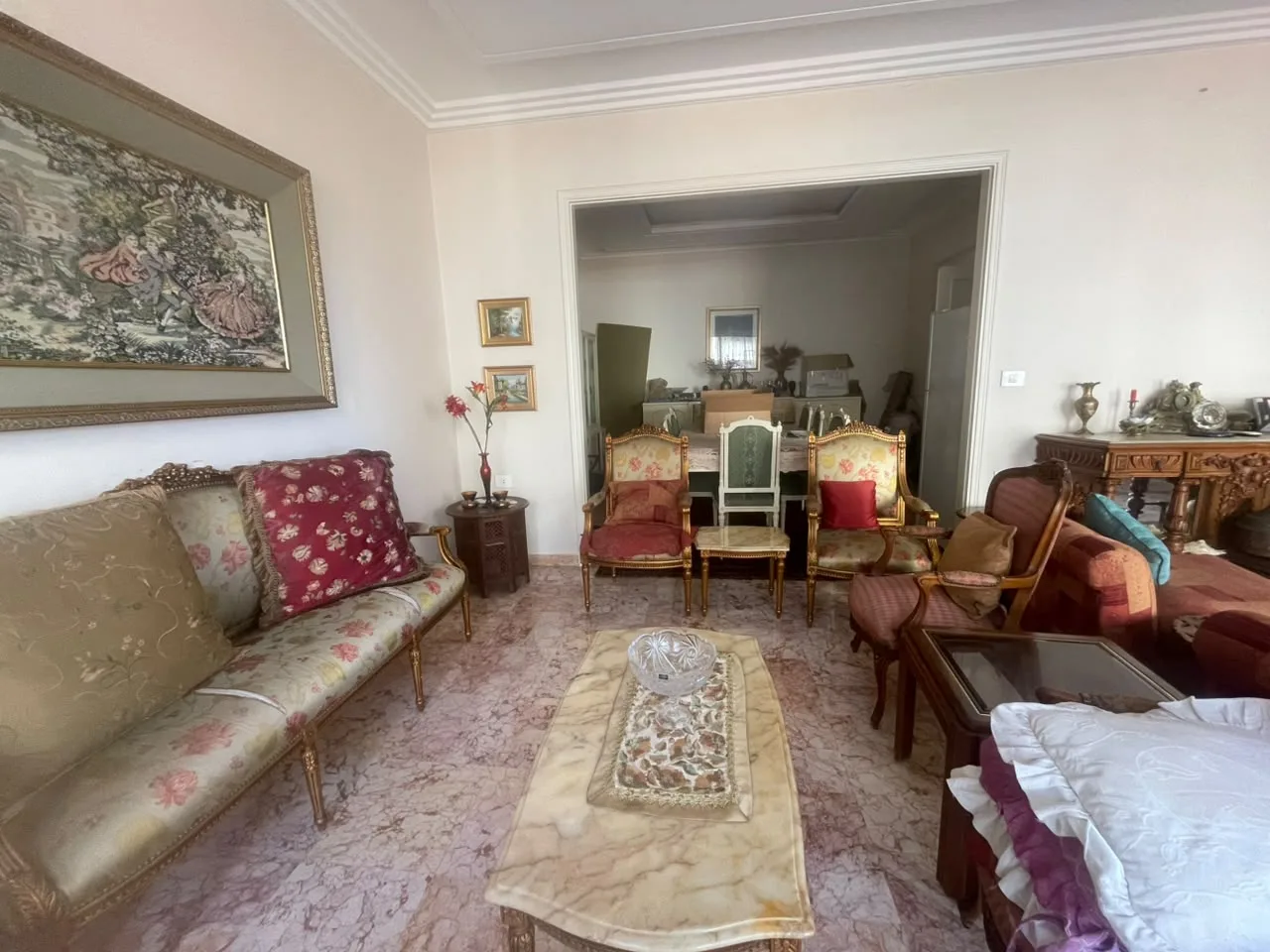 Apartment for Sale in Hamra, Ras Beirut — الصورة 2