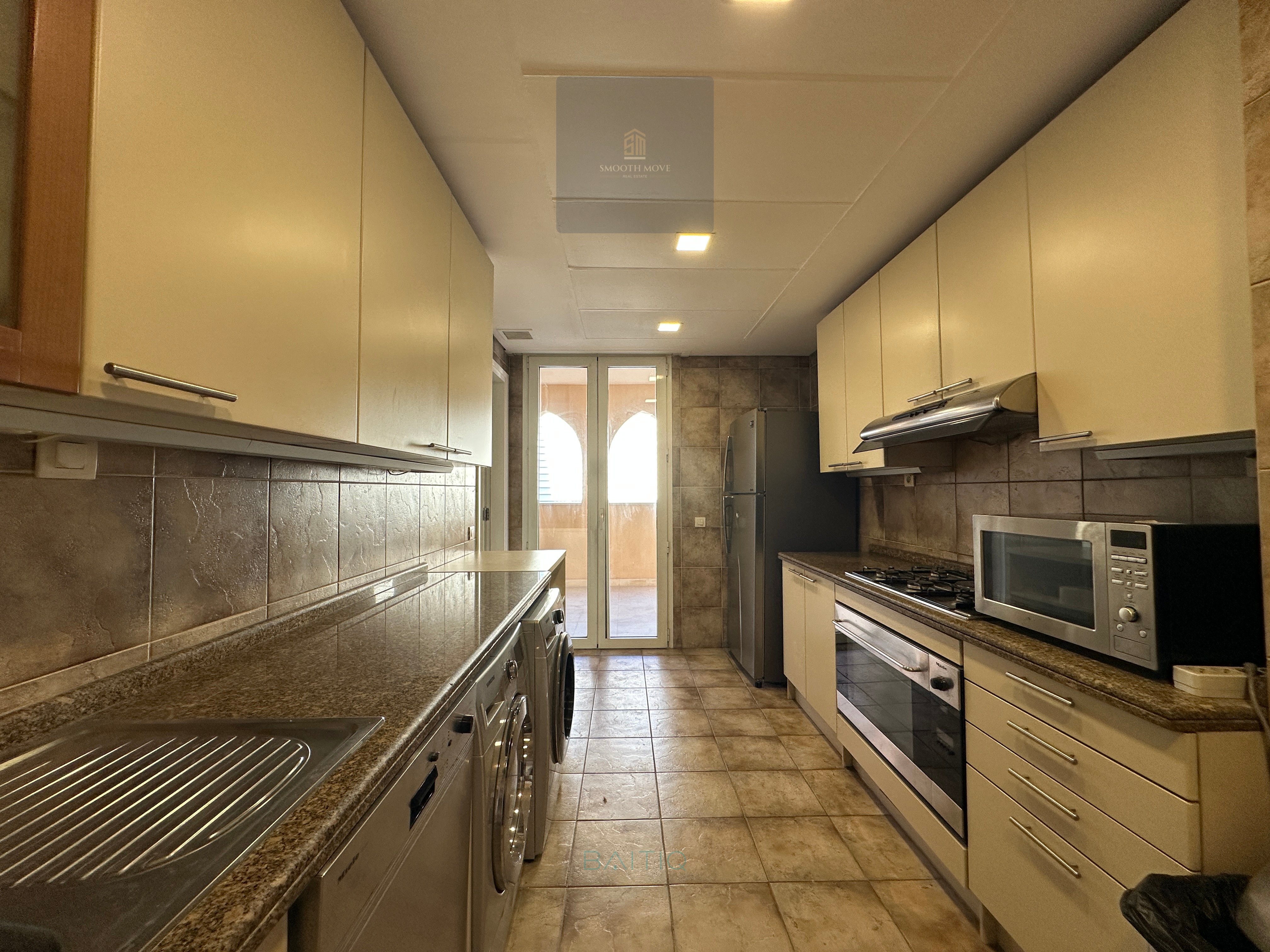 Spectacular Apartment With Terrace and Garden for Rent or Sale in Saifi Village, Beirut — الصورة 6