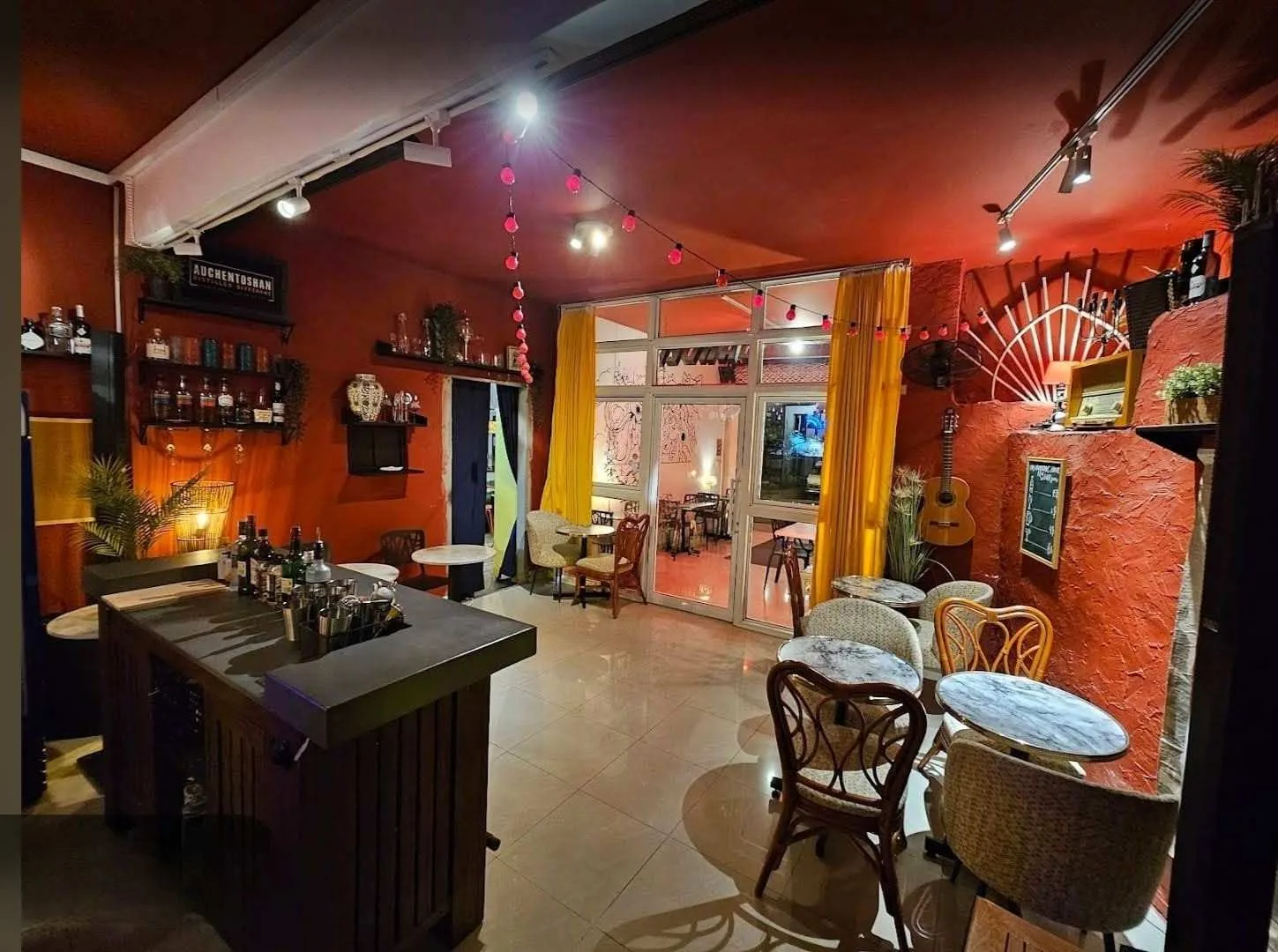 Shop for Rent in Caree d'or, Achrafieh, Beirut, Lebanon — الصورة 2