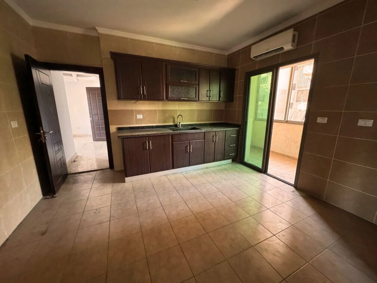 Apartment for Sale in Kaskas, Beirut — الصورة 4