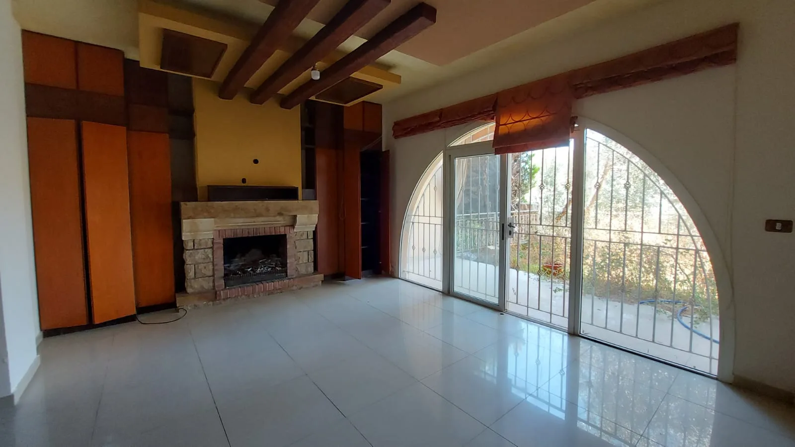 Triplex for Sale in Aamchit, Lebanon — الصورة 4