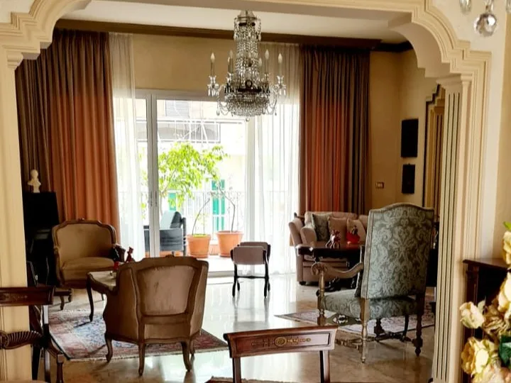 Apartment for Sale in Caree d'or,  Achrafieh, Beirut, Lebanon — الصورة 3