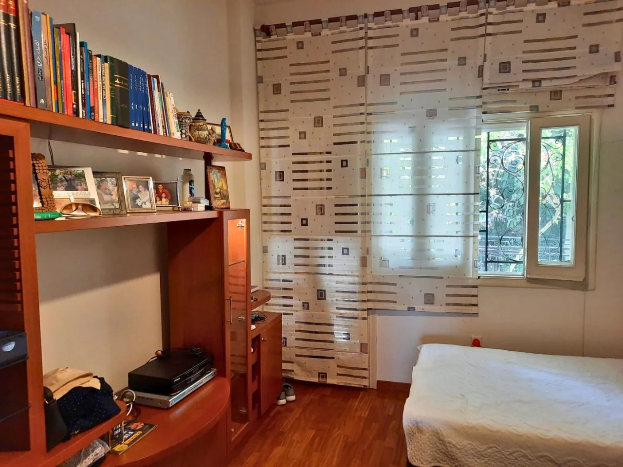 Apartment for Sale in Ballouneh, Lebanon — الصورة 9