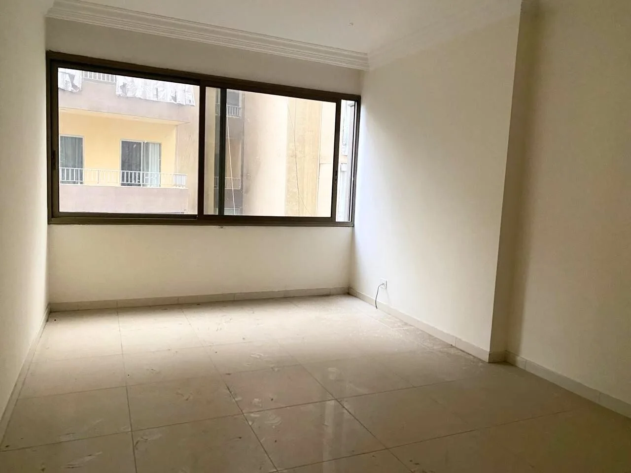 Apartment for Sale in Bourj Abi Haydar, Beirut, Lebanon — الصورة 5