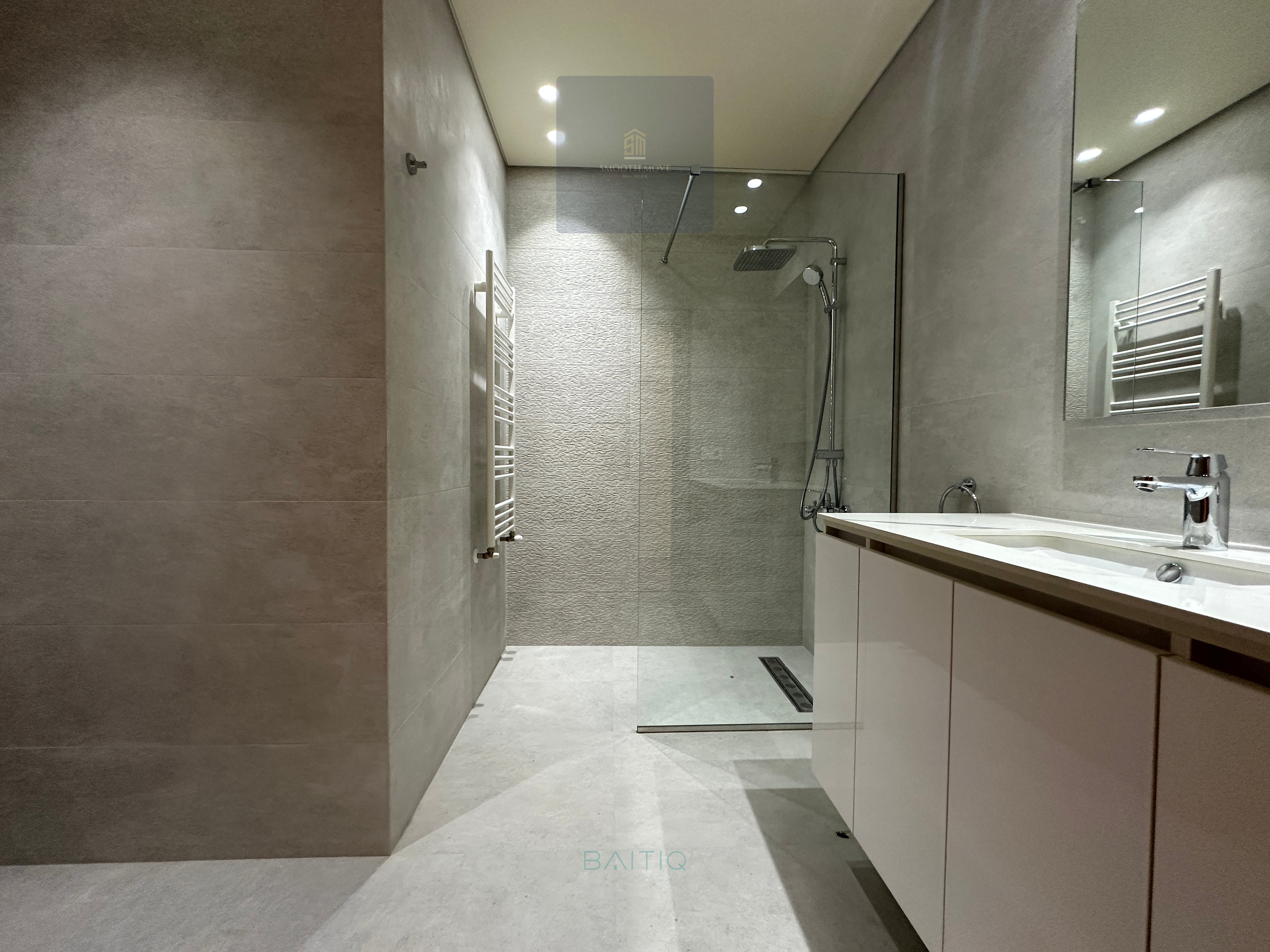Enormous and Charming Apartment for Rent in Rawche, Beirut — الصورة 12