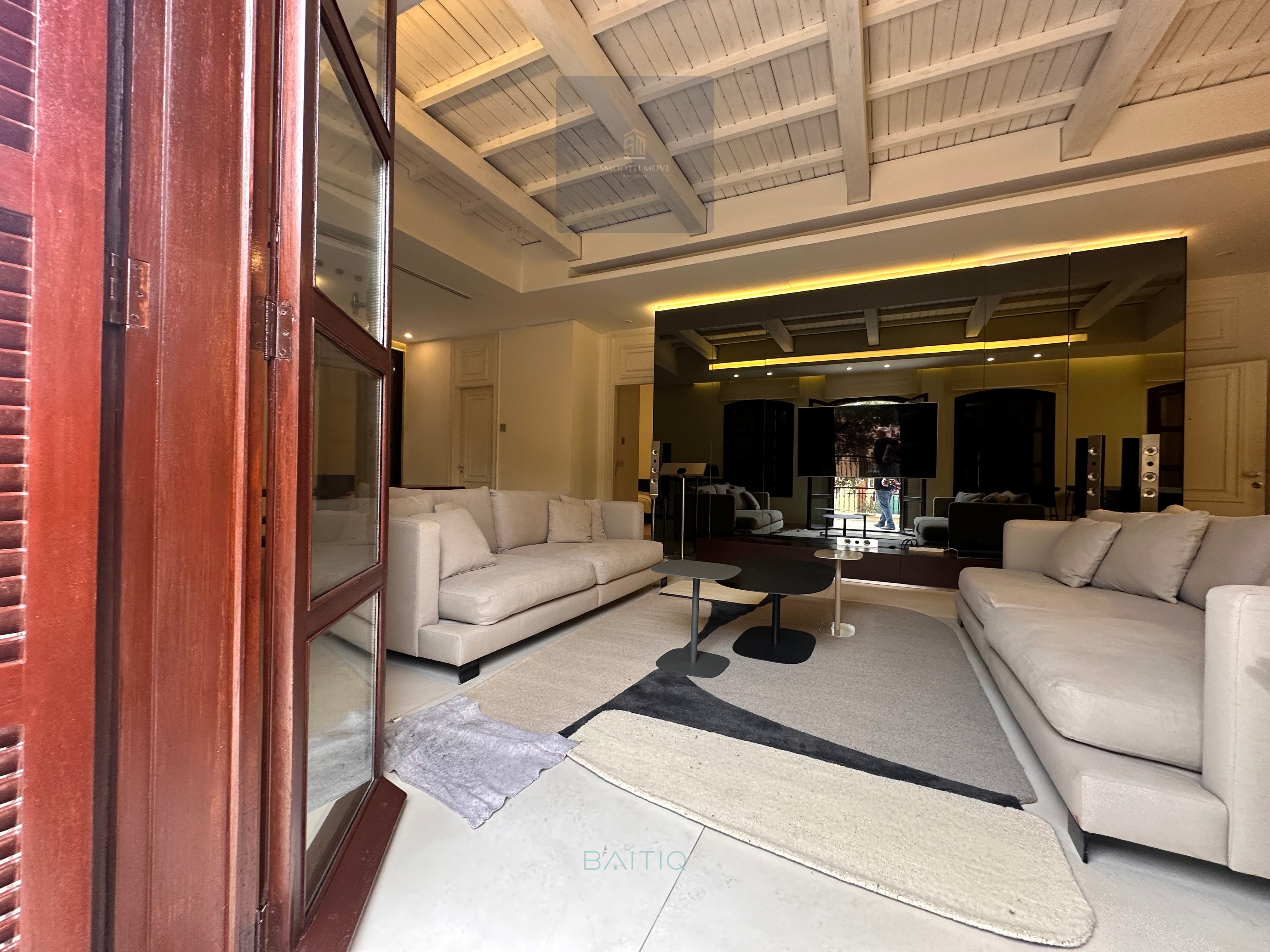 Furnished Penthouse With Terrace for Rent in Downtown, Beirut — الصورة 6