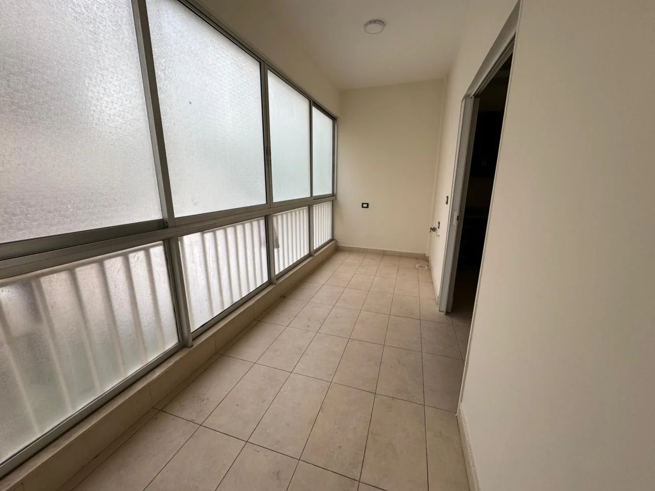 Apartment for Rent in Raoucheh — الصورة 2